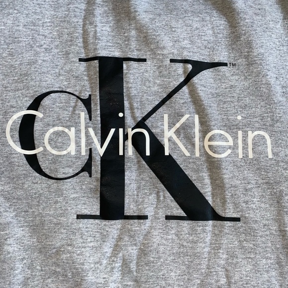 Calvin Klein Crewneck - Picture 2 of 2